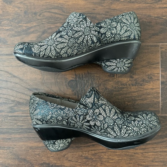 Jambu Miro 7.5 Black and White Floral Wedge Slip On Clogs Comfort Shoe - Picture 12 of 12